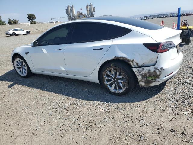 5YJ3E1EB0NF196996 - 2022 TESLA MODEL 3 WHITE photo 2