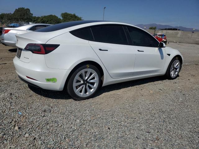 5YJ3E1EB0NF196996 - 2022 TESLA MODEL 3 WHITE photo 3