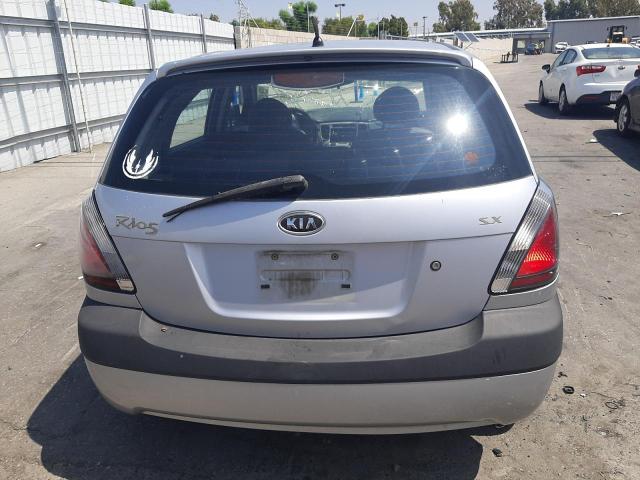 KNADE163366170480 - 2006 KIA RIO 5 SILVER photo 6