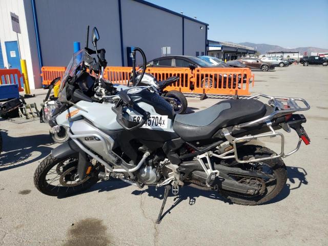 WB10K0306KZ800304 - 2019 BMW F 850 GS ADVENTURE SILVER photo 3