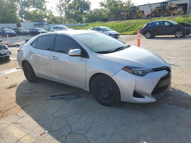 2T1BURHE0JC109728 - 2018 TOYOTA COROLLA L 银色 照片 4