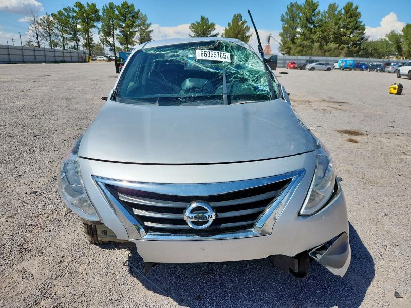 3N1CN7AP7GL888071 - 2016 NISSAN VERSA S SILVER photo 5