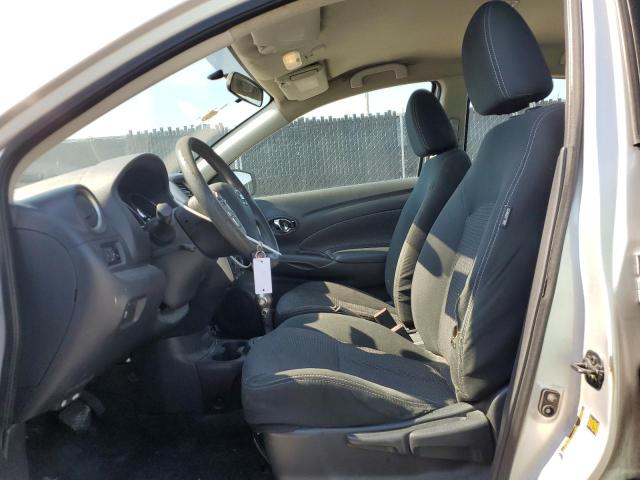 3N1CN7APXHL854403 - 2017 NISSAN VERSA S 银色 照片 7