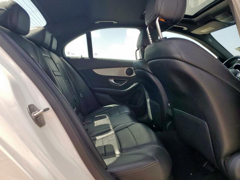 55SWF8EB3KU300975 - 2019 MERCEDES-BENZ C 300 4MATIC WHITE photo 10