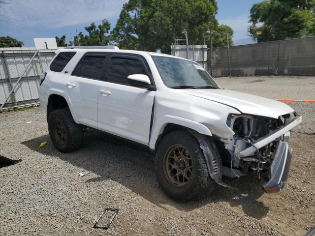 JTEBU5JR7J5484966 - 2018 TOYOTA 4RUNNER SR5/SR5 PREMIUM თეთრი ფოტო 4
