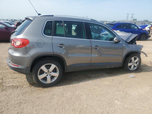 WVGAV7AX1AW522592 - 2010 VOLKSWAGEN TIGUAN S GRAY photo 3