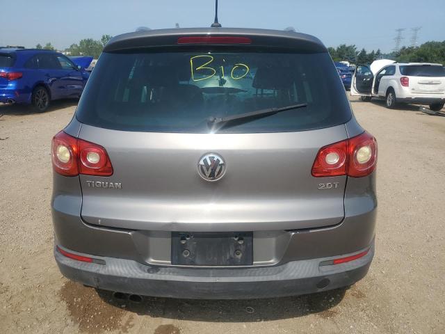 WVGAV7AX1AW522592 - 2010 VOLKSWAGEN TIGUAN S GRAY photo 6