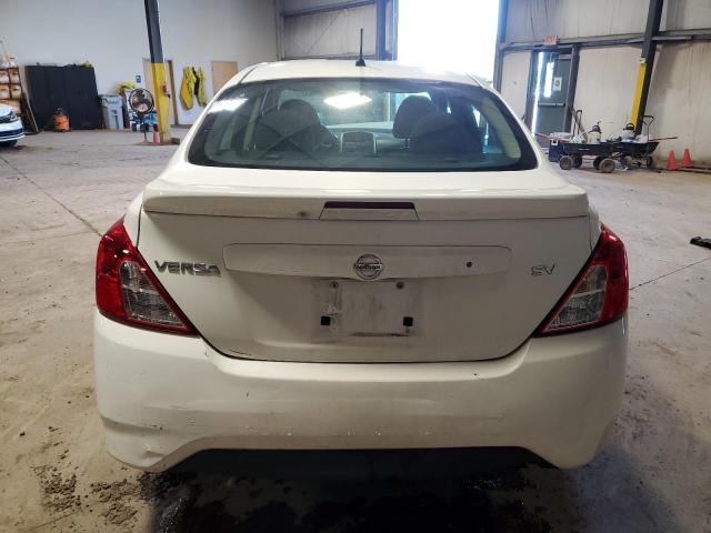 3N1CN7AP0JL802722 - 2018 NISSAN VERSA S WHITE photo 6