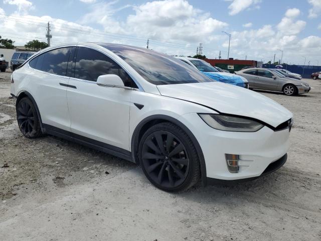 5YJXCBE20HF074138 - 2017 TESLA MODEL X 白色 照片 4