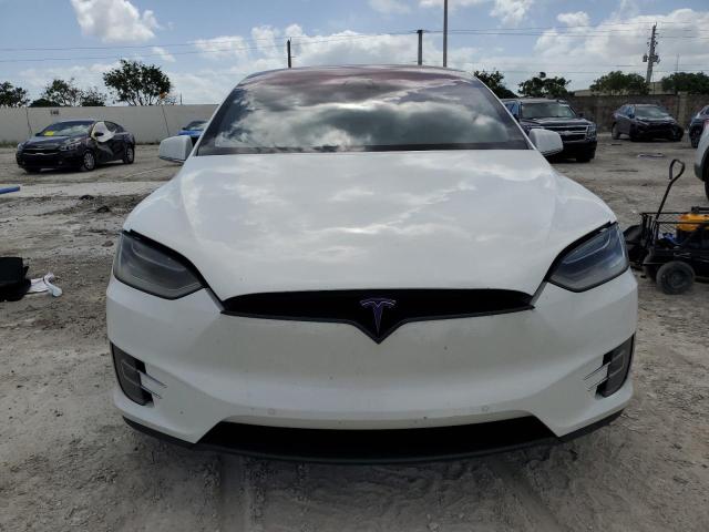 5YJXCBE20HF074138 - 2017 TESLA MODEL X 白色 照片 5