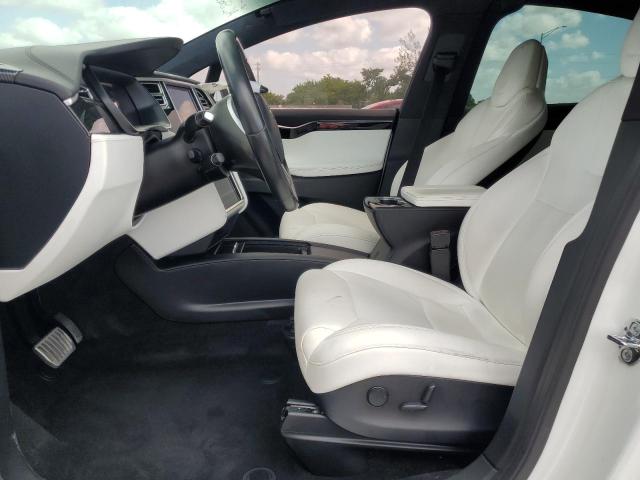 5YJXCBE20HF074138 - 2017 TESLA MODEL X 白色 照片 7