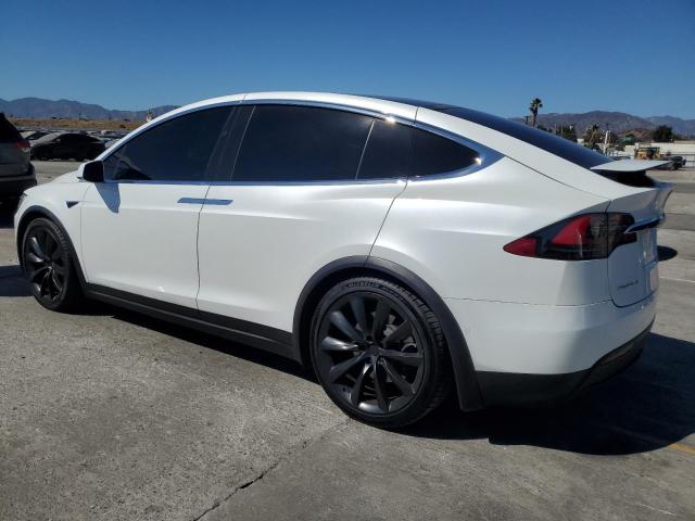 5YJXCBE24KF151598 - 2019 TESLA MODEL X Weiß Foto 2
