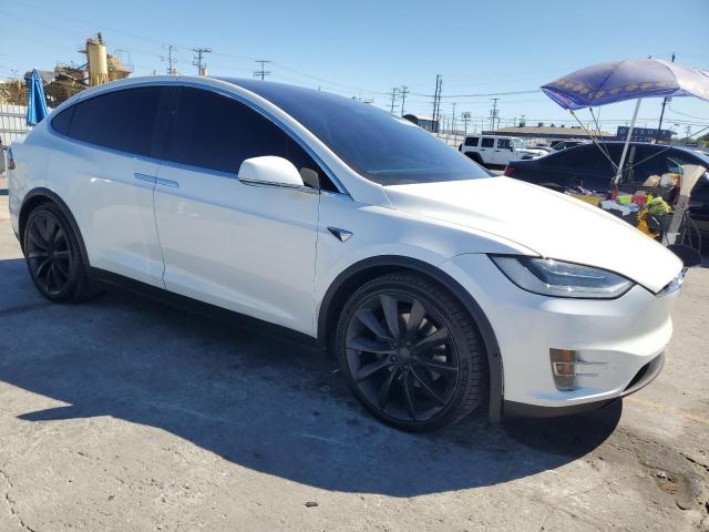5YJXCBE24KF151598 - 2019 TESLA MODEL X Weiß Foto 4