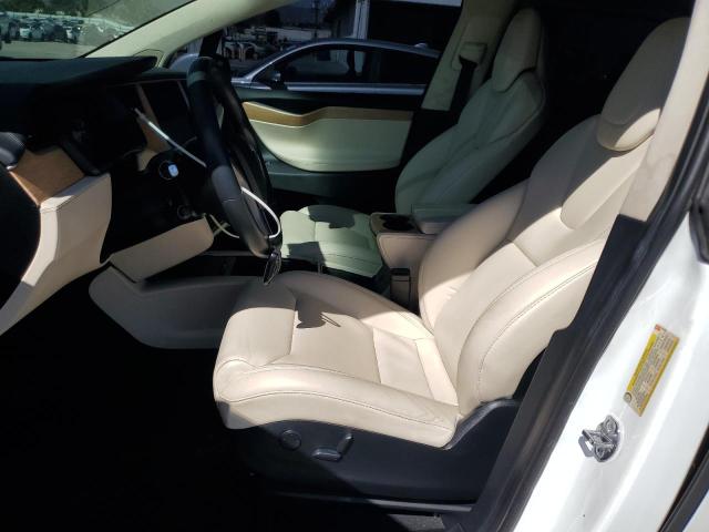 5YJXCBE24KF151598 - 2019 TESLA MODEL X Weiß Foto 7