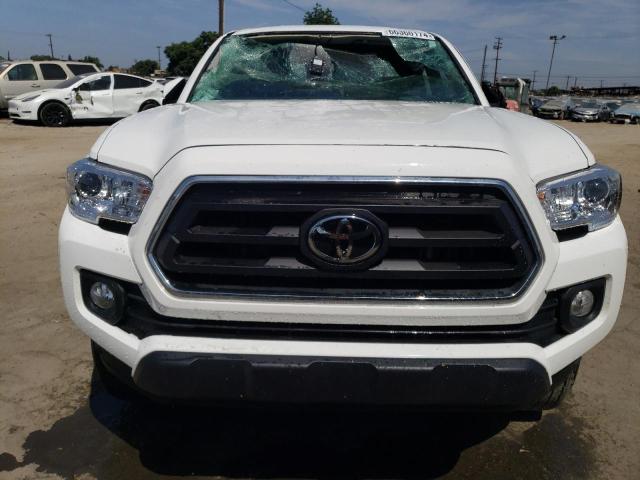 3TMBZ5DN6PM039877 - 2023 TOYOTA TACOMA DOUBLE CAB WHITE photo 5