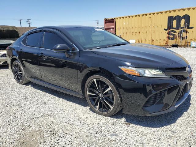 4T1B61HK8JU144422 - 2018 TOYOTA CAMRY XSE შავი ფოტო 4