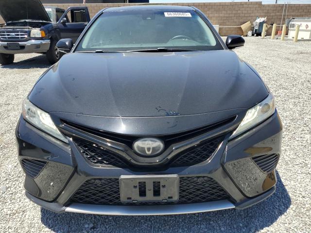 4T1B61HK8JU144422 - 2018 TOYOTA CAMRY XSE შავი ფოტო 5