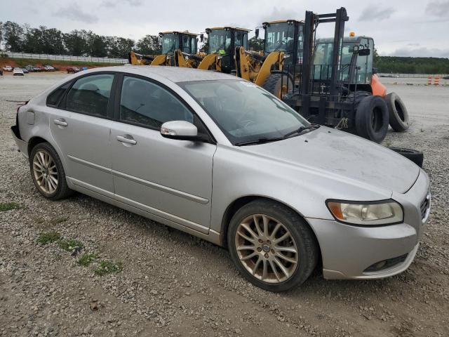 YV1382MS5A2504282 - 2010 VOLVO S40 2.4I SILVER photo 4