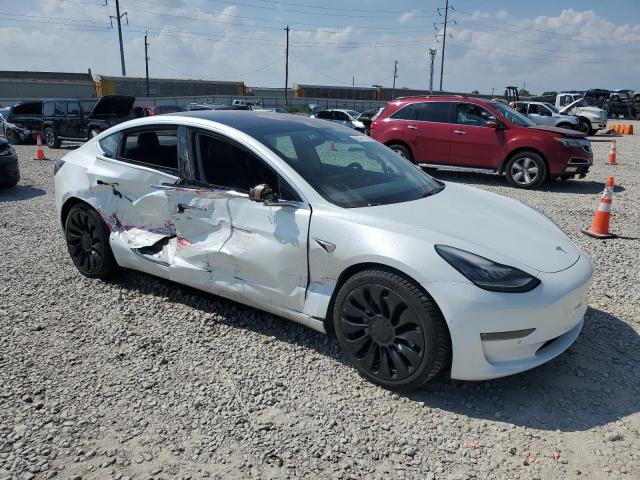 5YJ3E1EB9JF145586 - 2018 TESLA MODEL 3 WHITE photo 4