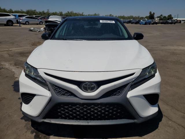 4T1B11HK7KU282730 - 2019 TOYOTA CAMRY L WHITE photo 5