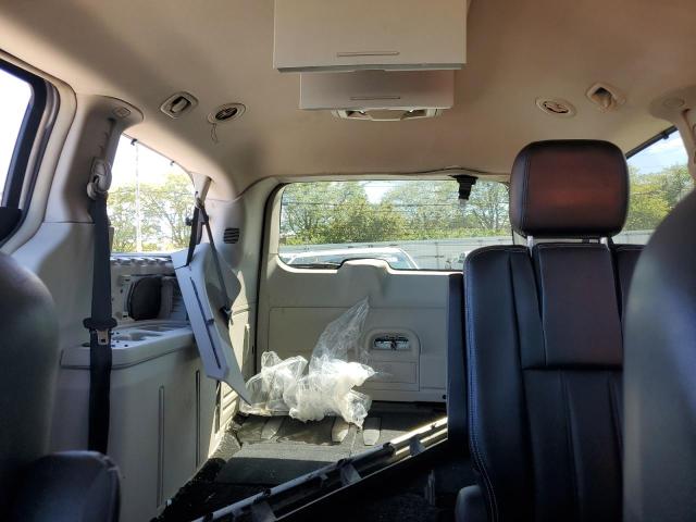 2A4RR8DG9BR630573 - 2011 CHRYSLER TOWN & COU TOURING L SILVER photo 10