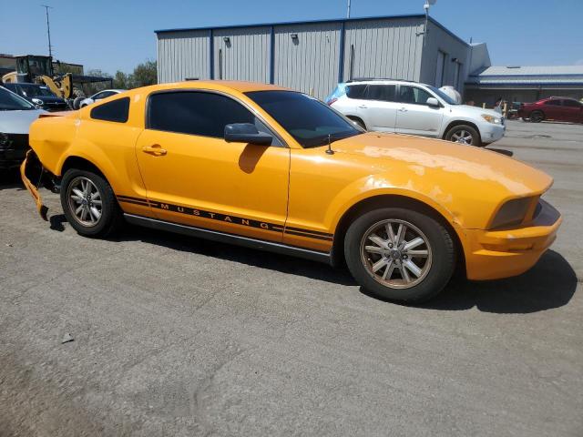 1ZVFT80N575284800 - 2007 FORD MUSTANG ORANGE photo 4