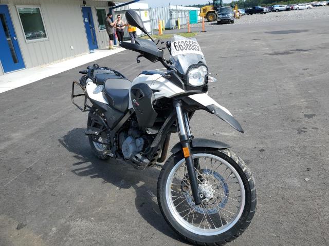 WB1018901EZY95447 - 2014 BMW G650 GS WHITE photo 1