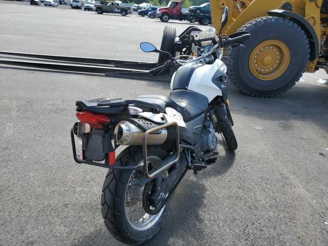 WB1018901EZY95447 - 2014 BMW G650 GS WHITE photo 4