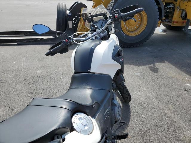 WB1018901EZY95447 - 2014 BMW G650 GS WHITE photo 5