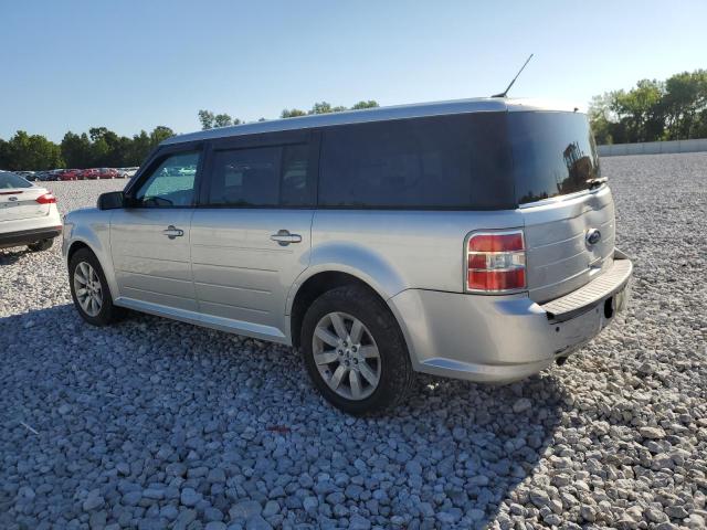 2FMDK51C09BA26736 - 2009 FORD FLEX SE SILVER photo 2