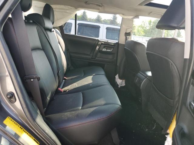 JTEBU5JRXJ5509553 - 2018 TOYOTA 4RUNNER SR5/SR5 PREMIUM TWO TONE photo 11