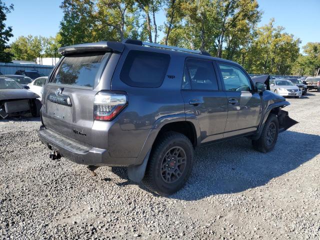 JTEBU5JRXJ5509553 - 2018 TOYOTA 4RUNNER SR5/SR5 PREMIUM TWO TONE photo 3
