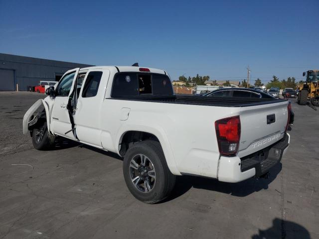 5TFSZ5AN8KX198388 - 2019 TOYOTA TACOMA ACCESS CAB WHITE photo 2