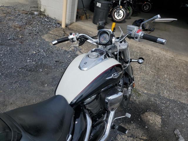 JS1VS56A092102990 - 2009 SUZUKI VZ800 TWO TONE photo 5