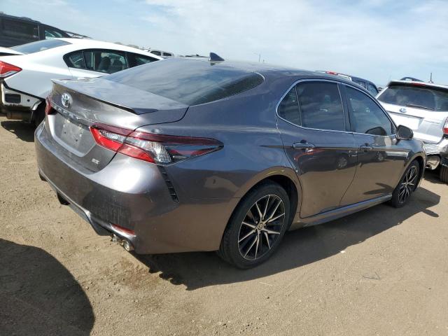 4T1G11AK0NU700579 - 2022 TOYOTA CAMRY SE GRAY photo 3