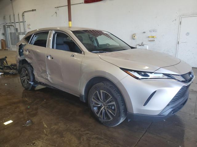 JTEAAAAHXRJ181946 - 2024 TOYOTA VENZA LE Gümüş fotoğraf 4