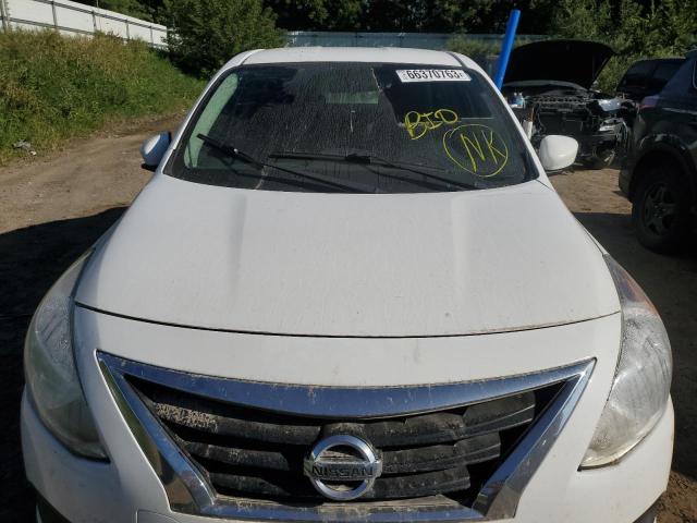 3N1CN7AP6GL893469 - 2016 NISSAN VERSA S WHITE photo 5