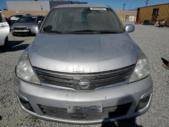 3N1BC1CP1BL361051 - 2011 NISSAN VERSA S SILVER photo 5