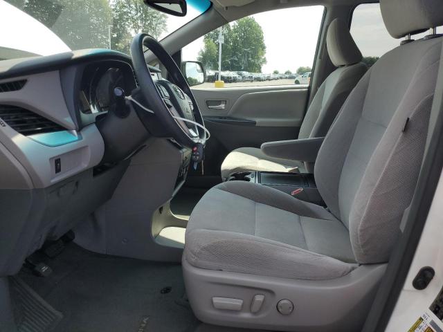 5TDKZ3DC9HS819781 - 2017 TOYOTA SIENNA LE 白色 照片 7