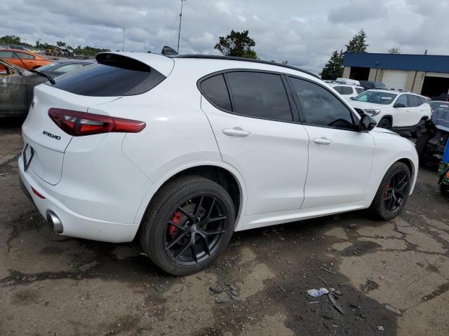 ZASPAKBN8M7D08067 - 2021 ALFA ROMEO STELVIO TI WHITE photo 3