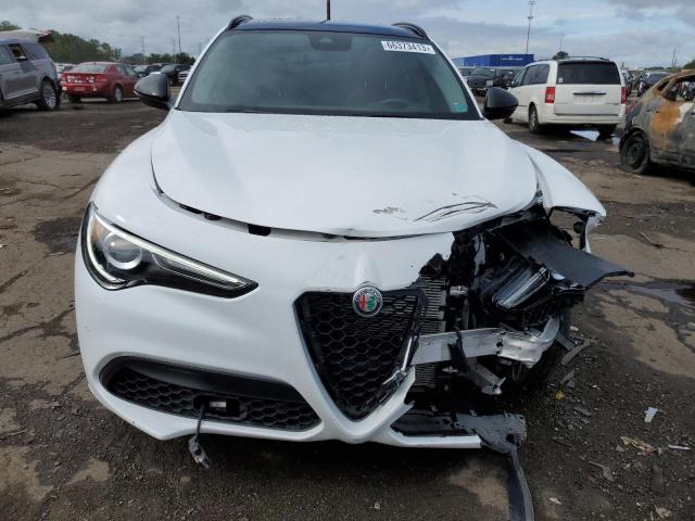 ZASPAKBN8M7D08067 - 2021 ALFA ROMEO STELVIO TI WHITE photo 5