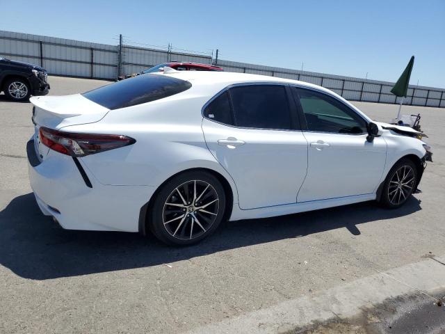 4T1G11AK6PU830840 - 2023 TOYOTA CAMRY SE NIGHT SHADE WHITE photo 3