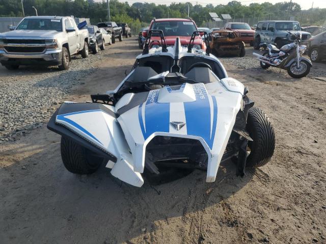 57XAAPFA7K8135370 - 2019 POLARIS SLINGSHOT SL WHITE photo 2
