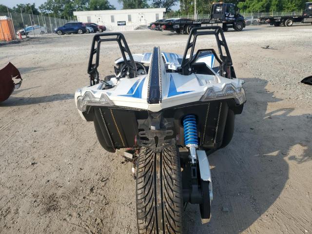 57XAAPFA7K8135370 - 2019 POLARIS SLINGSHOT SL WHITE photo 4