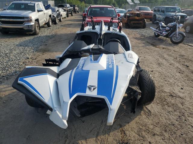 57XAAPFA7K8135370 - 2019 POLARIS SLINGSHOT SL WHITE photo 5