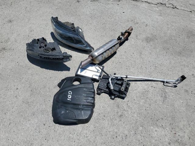 5XXGT4L30JG243813 - 2018 KIA OPTIMA LX WHITE photo 12