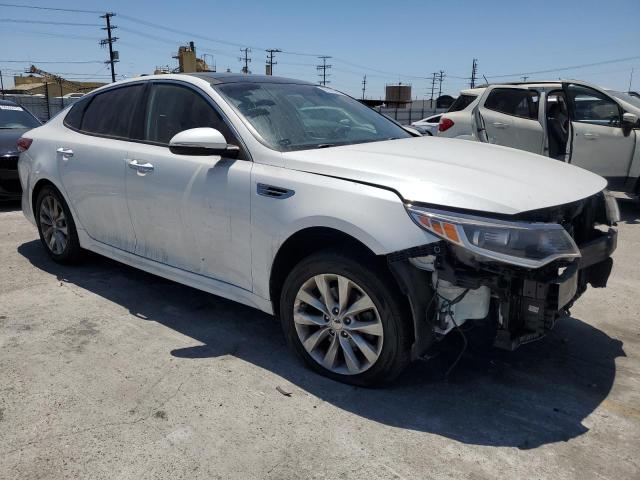 5XXGT4L30JG243813 - 2018 KIA OPTIMA LX WHITE photo 4