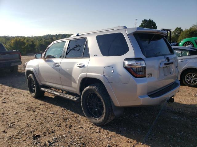 JTEBU5JR1J5562836 - 2018 TOYOTA 4RUNNER SR5/SR5 PREMIUM 银色 照片 2
