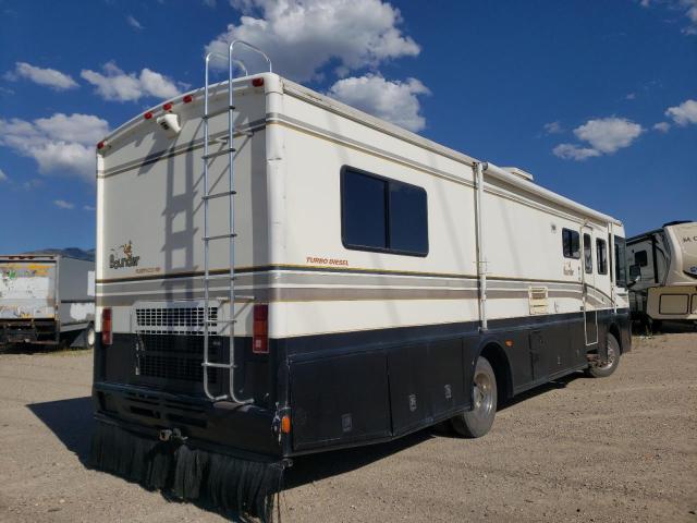 4UZ6XFBC4YCG18219 - 2000 FREIGHTLINER CHASSIS X LINE MOTOR HOME TAN photo 4