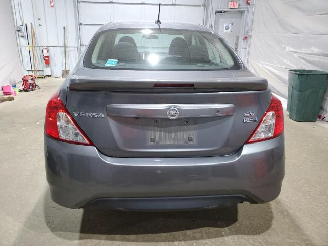 3N1CN7AP5JL812159 - 2018 NISSAN VERSA S GRAY photo 6
